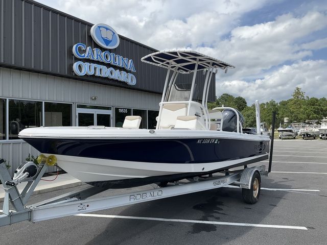 2022 Robalo R 206