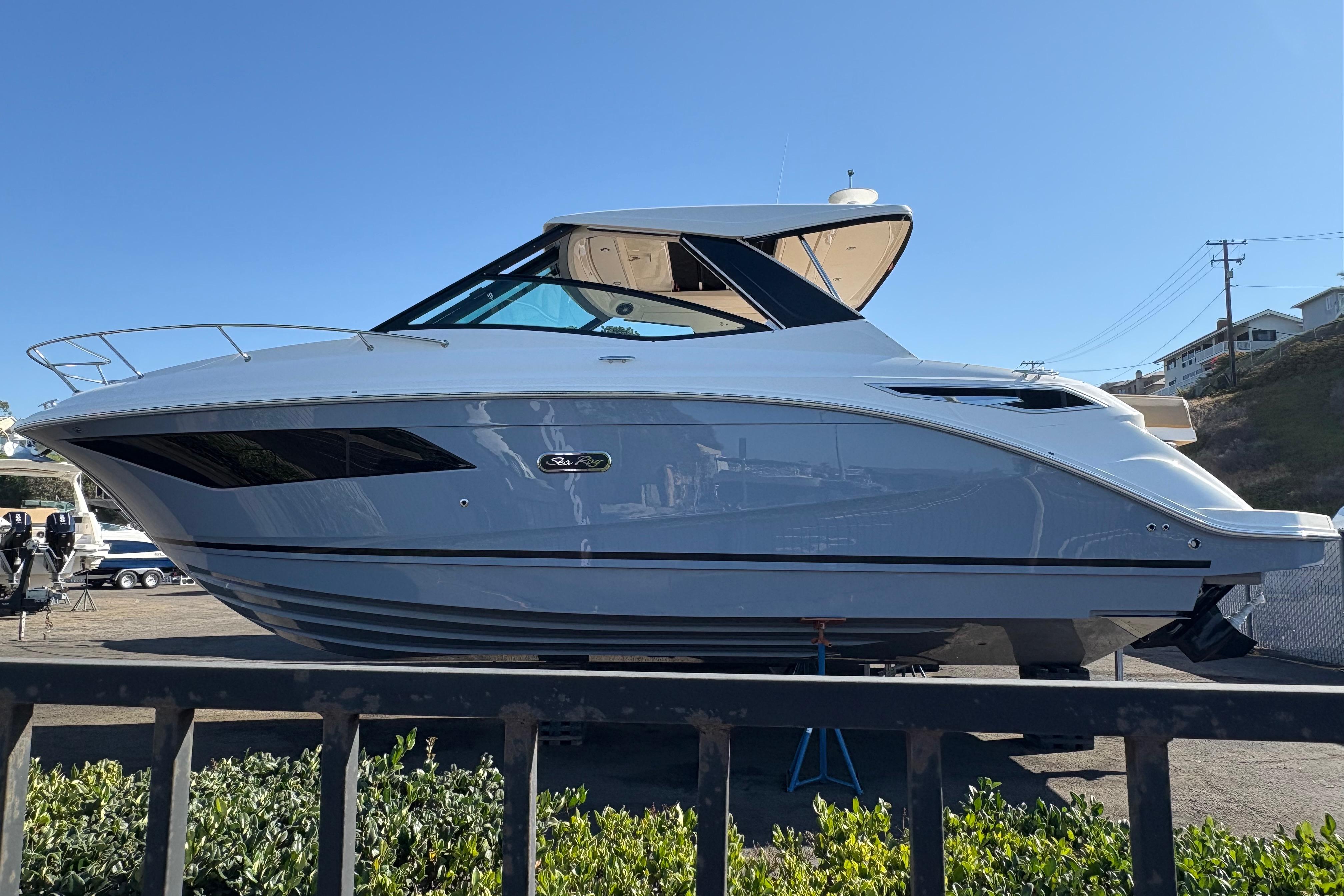 2026 Sea Ray Sundancer 320