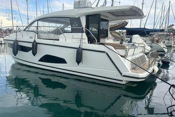 2016 Sealine C330