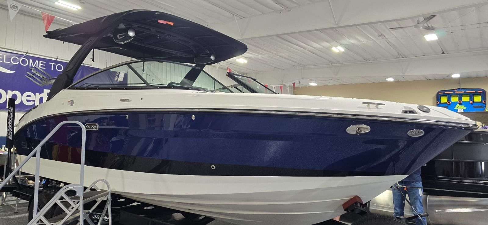 2024 Sea Ray SLX 260 Surf
