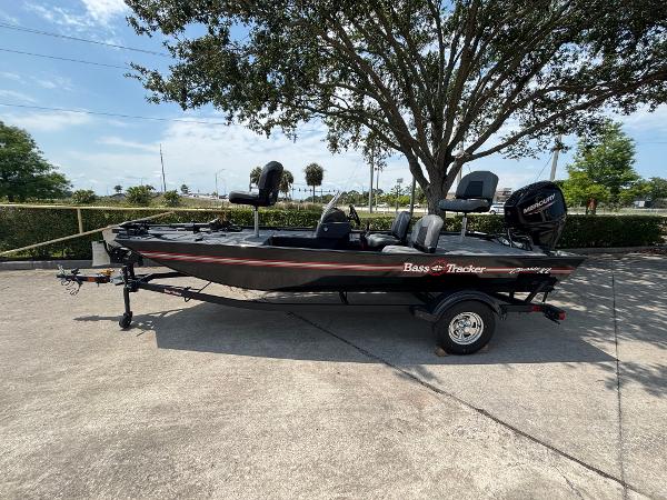 2025 Tracker Bass Tracker Classic XL