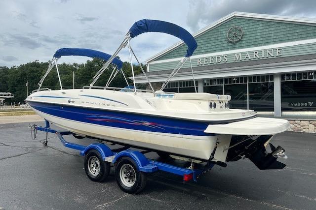 2006 Bayliner 217 Deck Boat