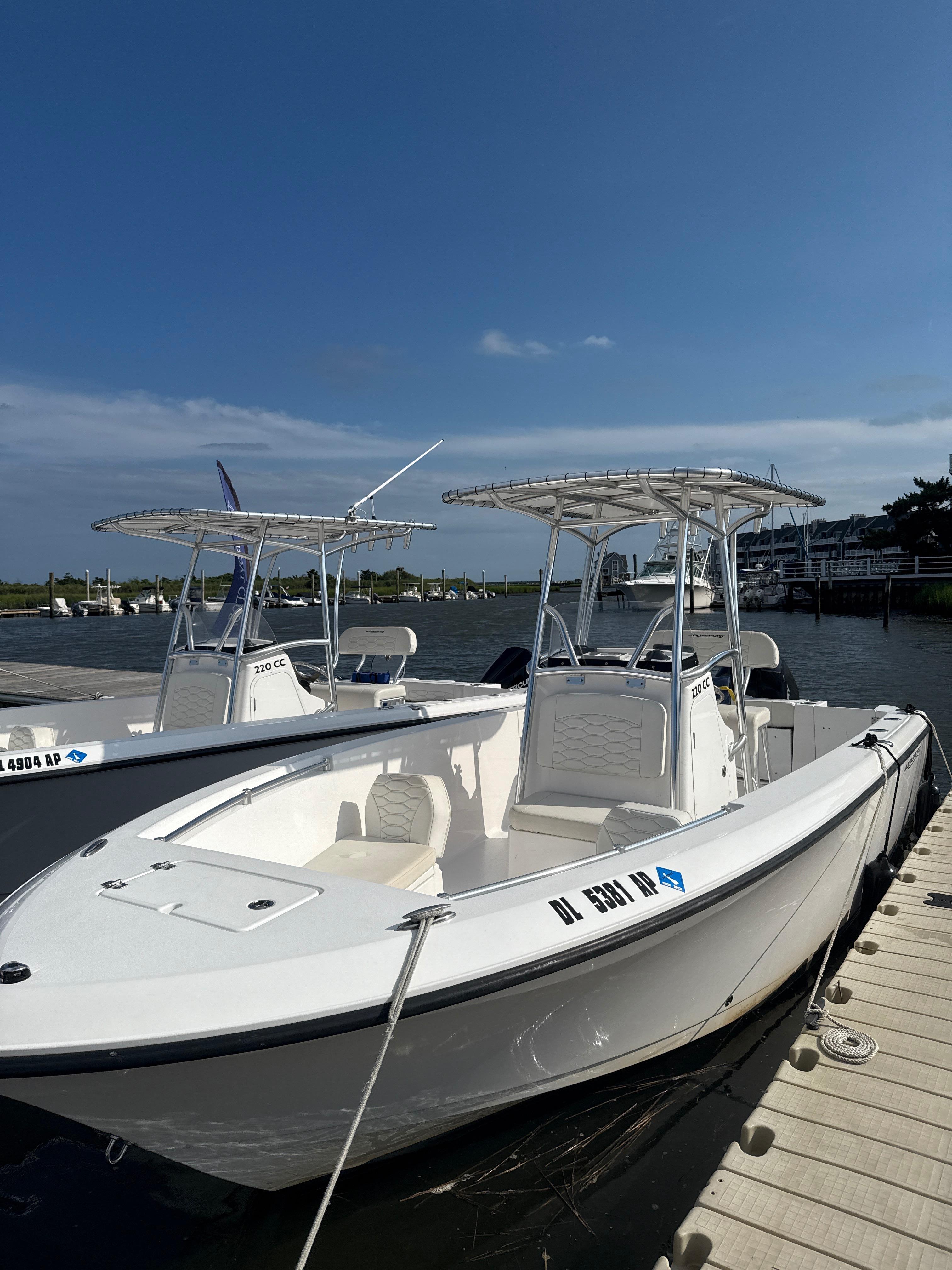 2024 Aquasport 2200 Center Console