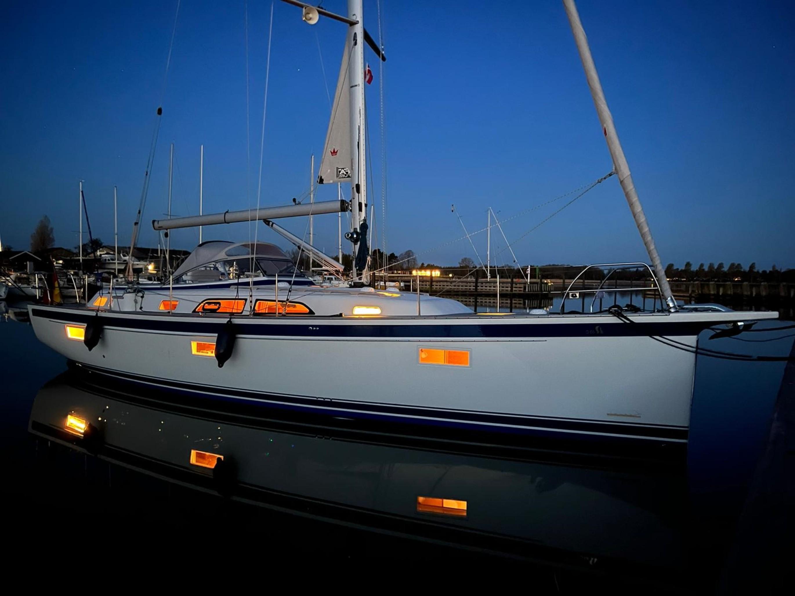 Interesting Sailboats: NEW HALLBERG RASSY 400 VERSUS HR 40C