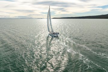 1998 Oyster 56