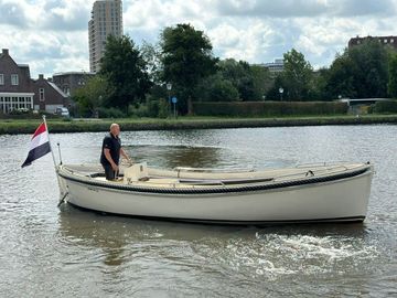 2006 Seafury 700