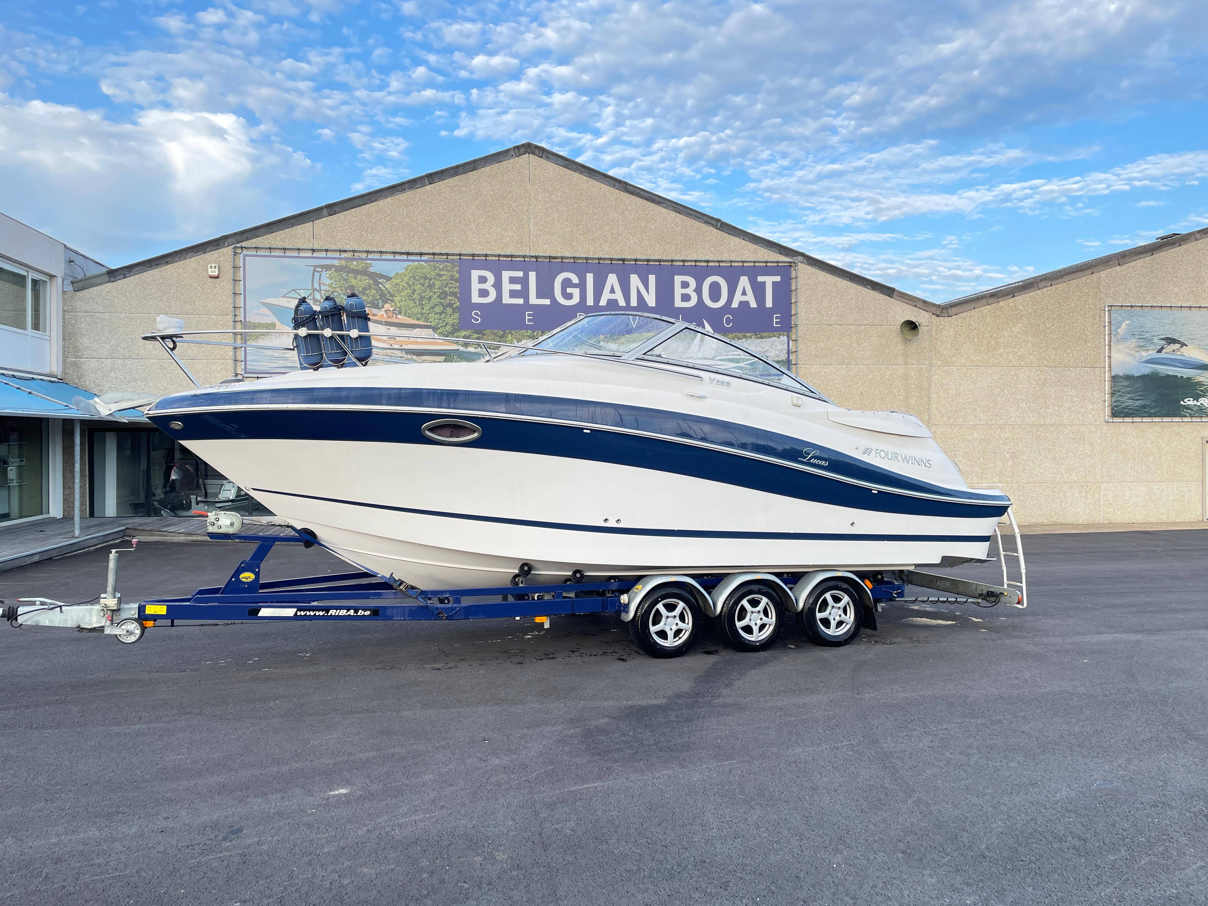2009 Four Winns V258