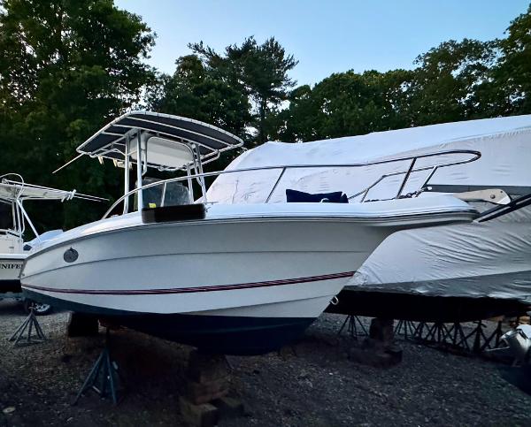 2004 Wellcraft 210 Fisherman