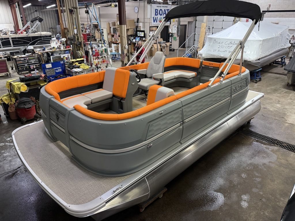 2025 Tahoe Aura 1985 Quad Lounge & 50HP 4-Stroke EFI