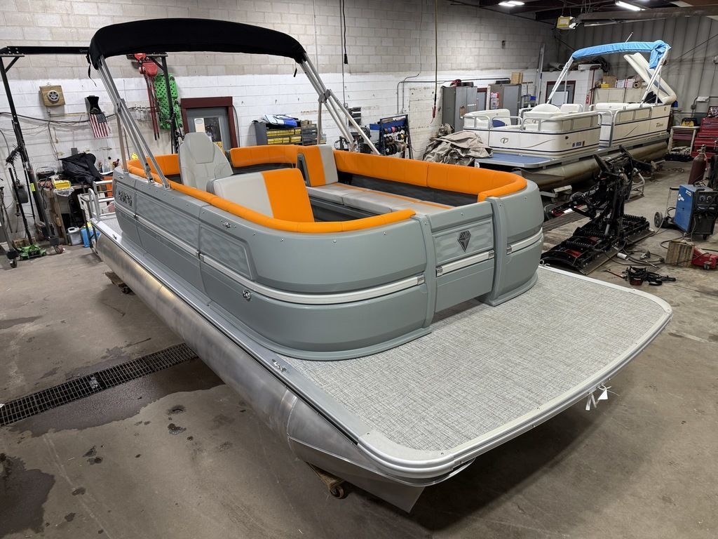 2025 Tahoe Aura 2185 Quad Lounge & 90HP 4-Stroke EFI