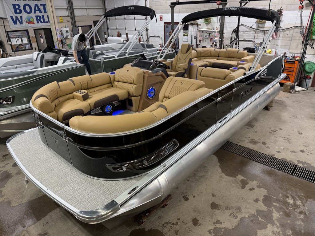 2025 Tahoe Cascade 2385 Elite & Honda 4-Stroke EFI