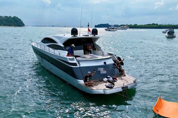 2007 Pershing 62'