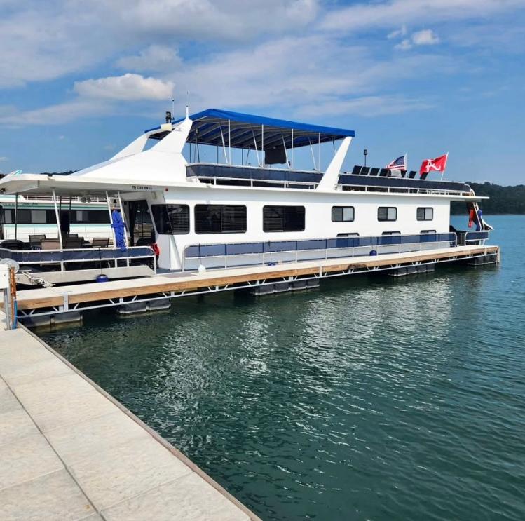 1992 Jamestowner 16x72 Houseboat