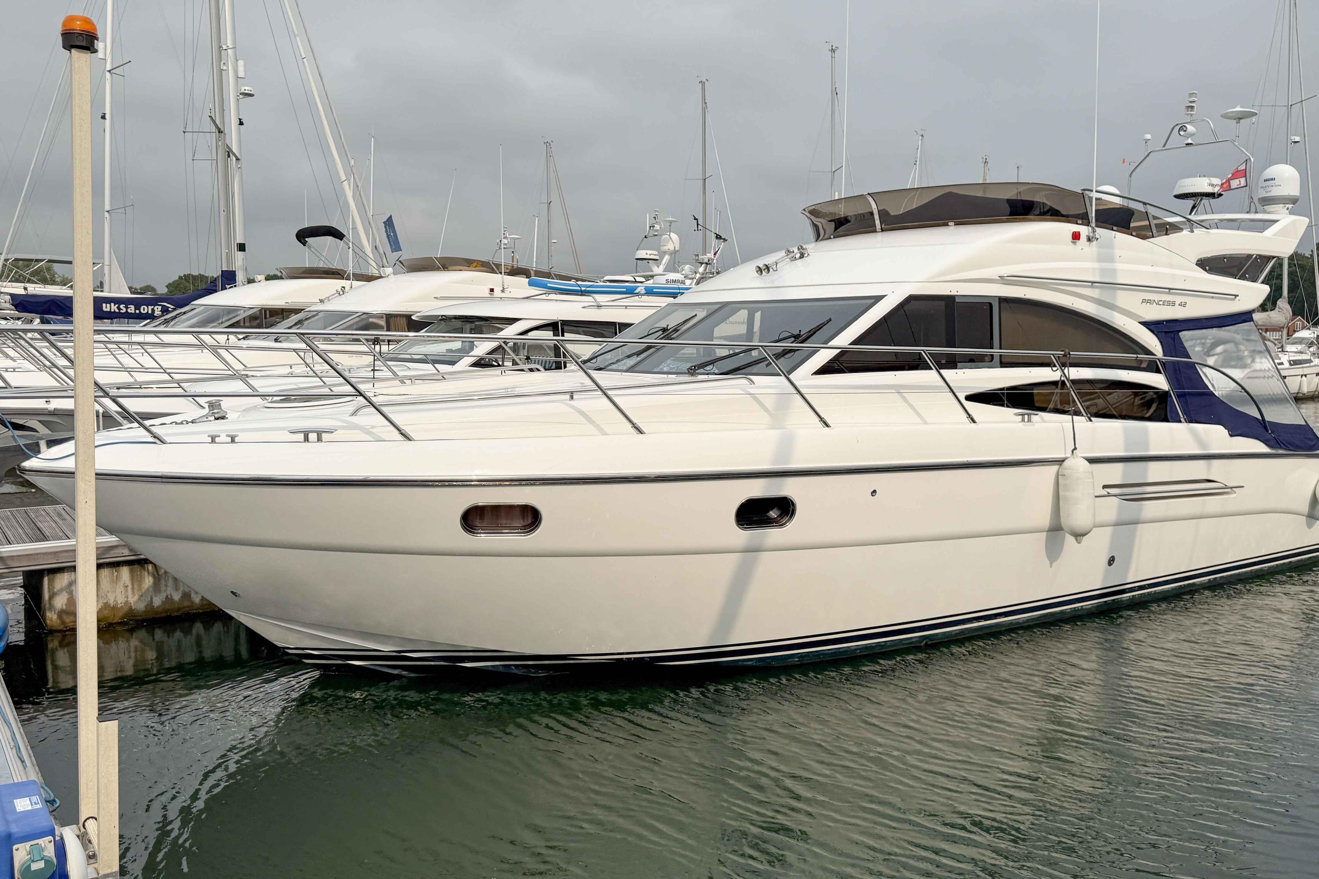 2008 Princess Flybridge 42 Motor Yacht