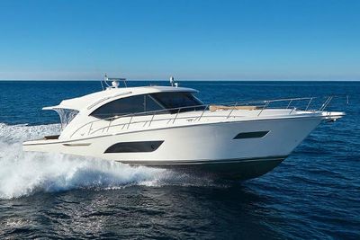 Riviera 575 SUV Boat