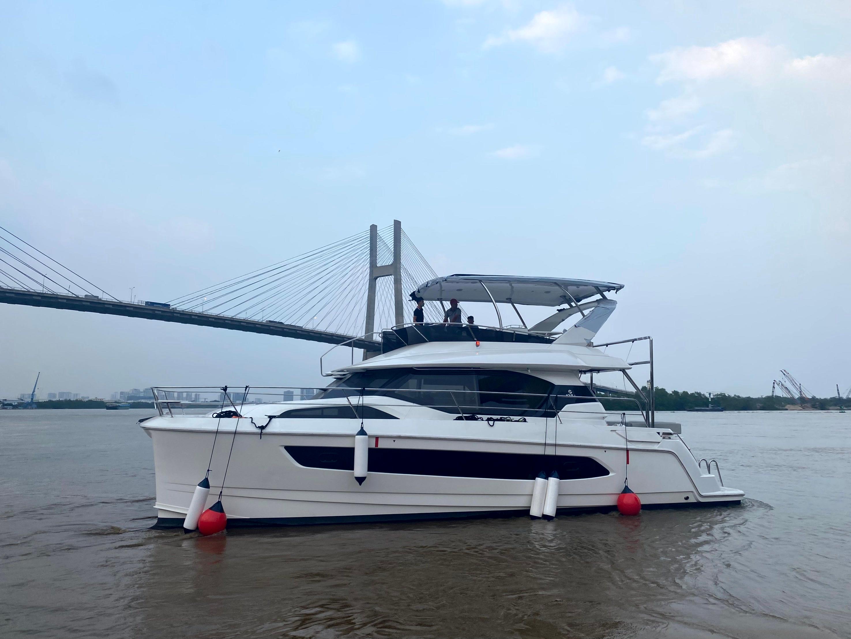 2023 Aquila 44 Yacht