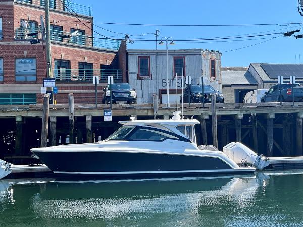 2024 Tiara Yachts 34 LX