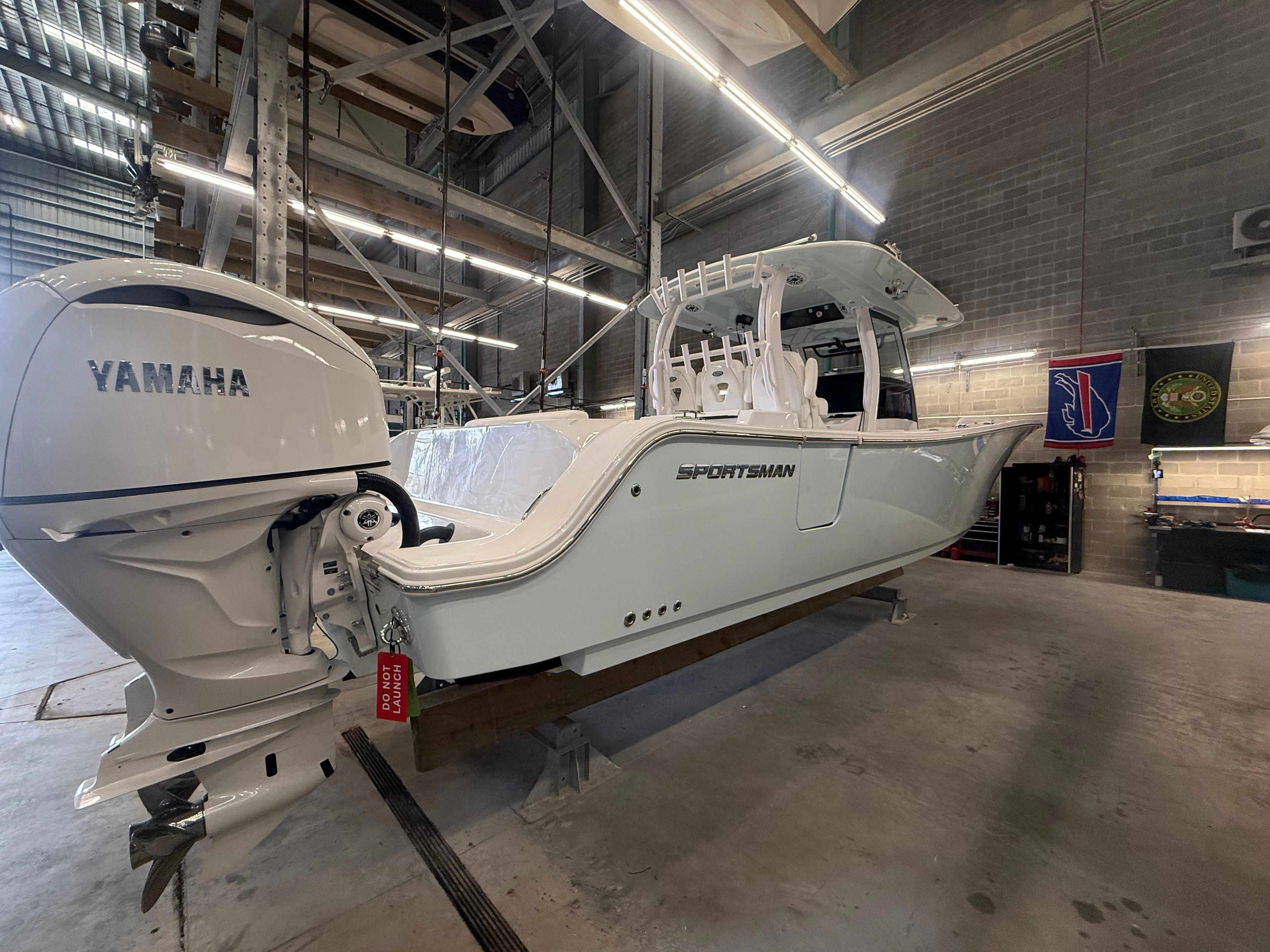 2025 Sportsman Open 352 Center Console