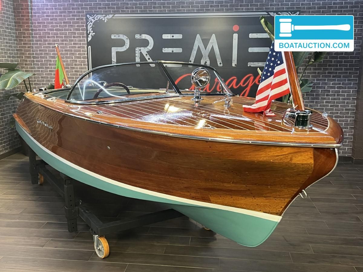 1956 Chris-Craft Capri 19