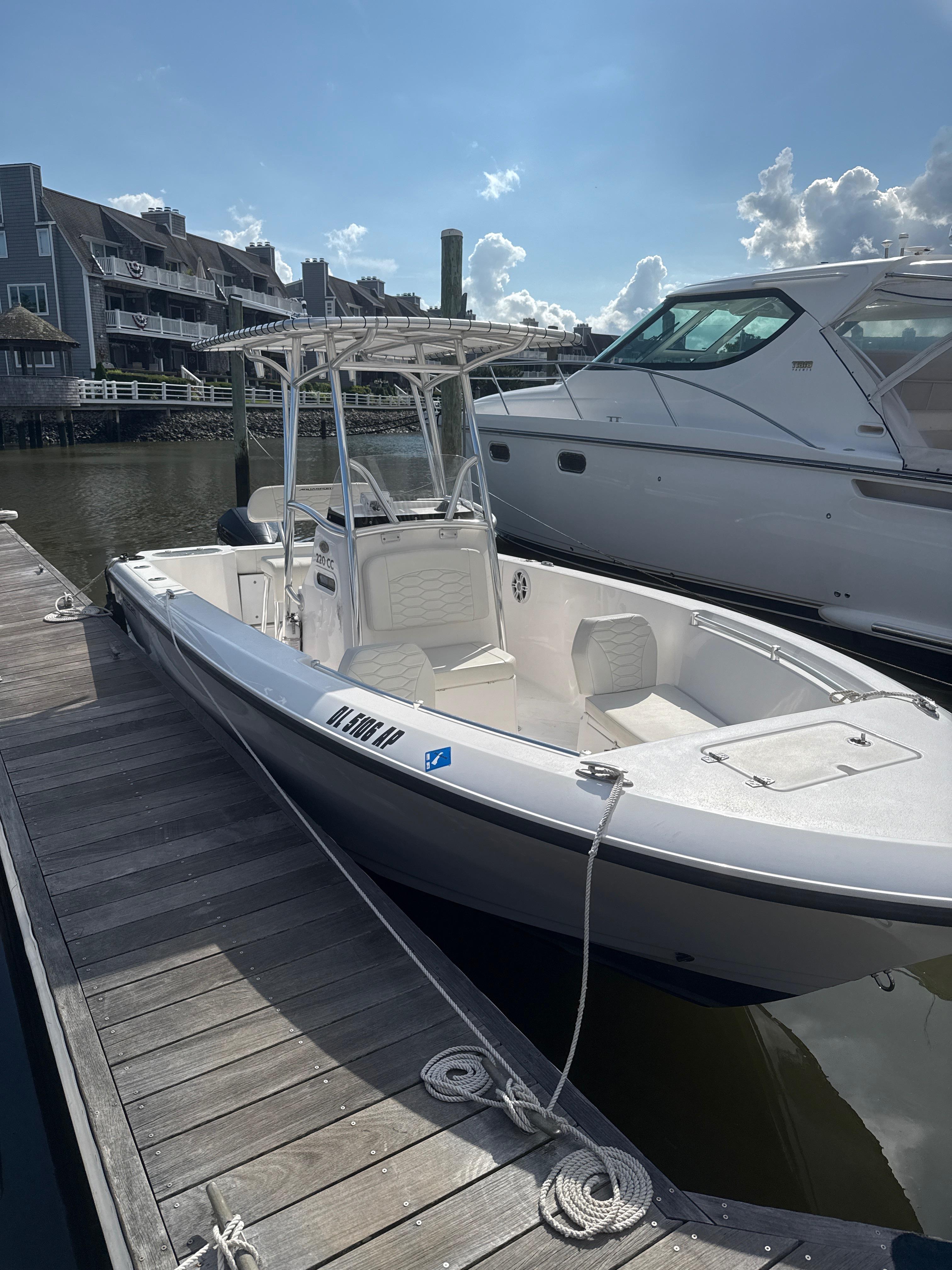 2023 Aquasport 2200 Center Console