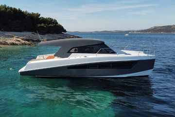2025 Makai M37