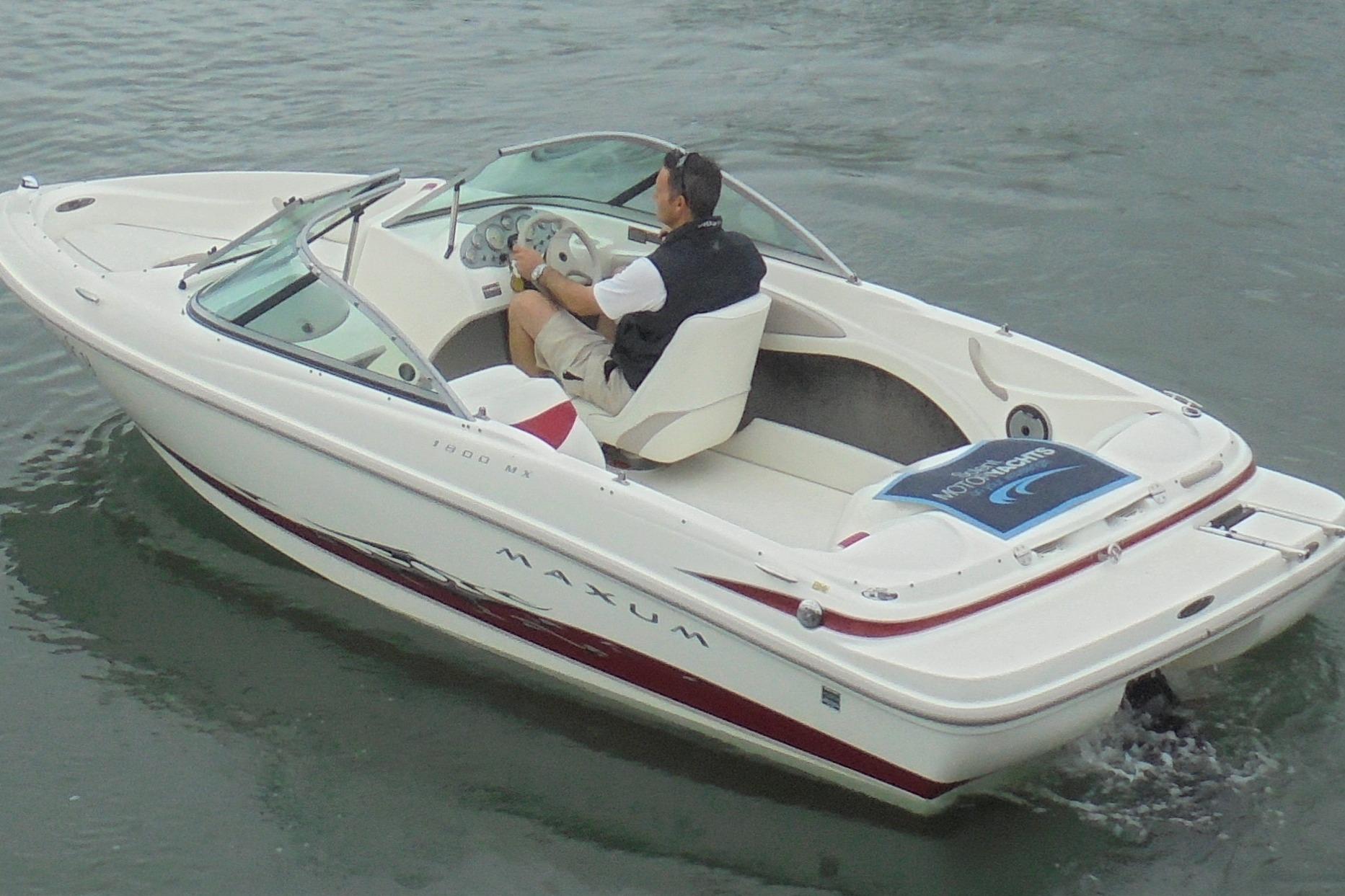 Maxum 1800 MX Maxum 1800 MX - On the water