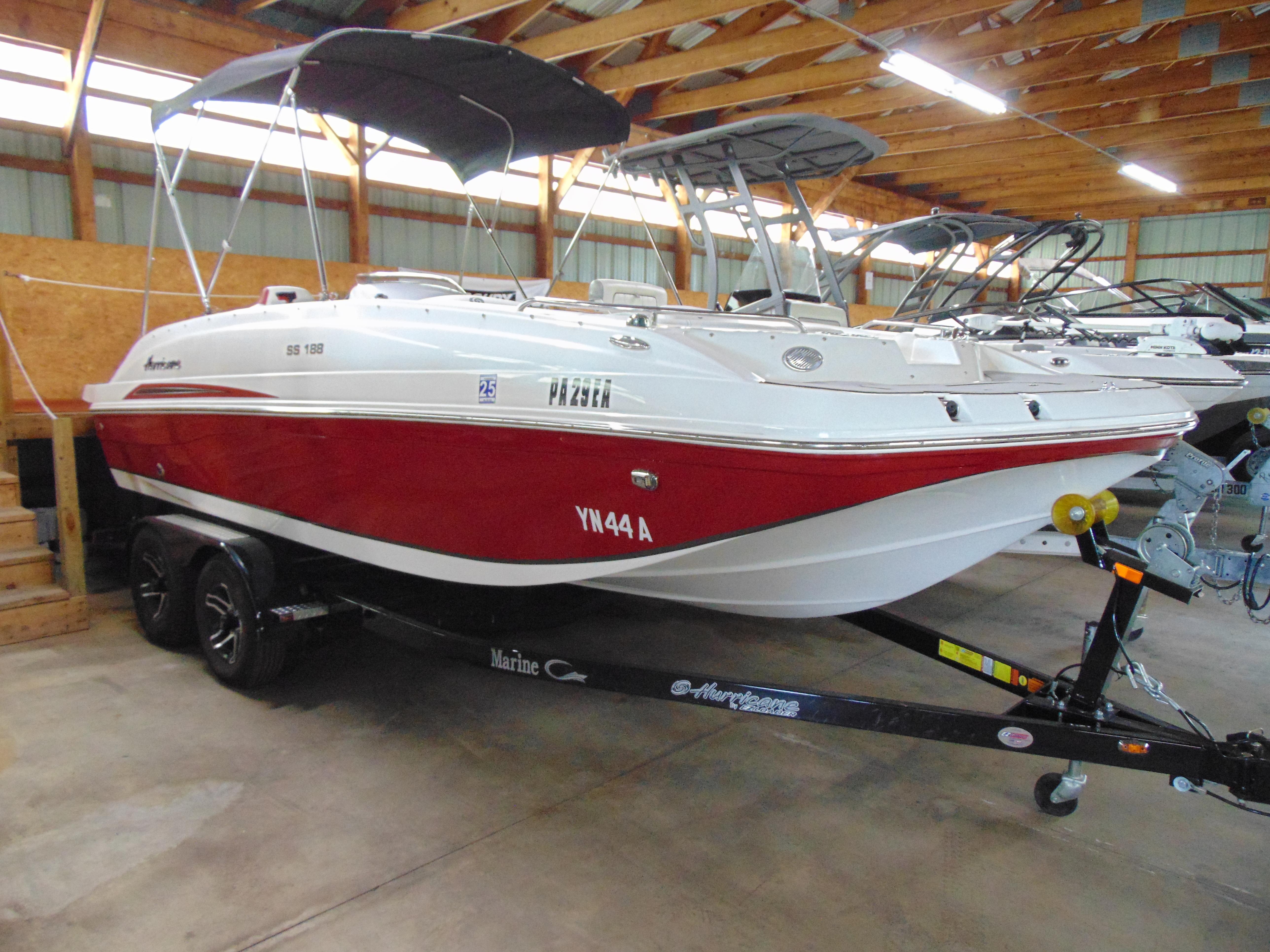 2021 Hurricane SunDeck Sport 188 IO