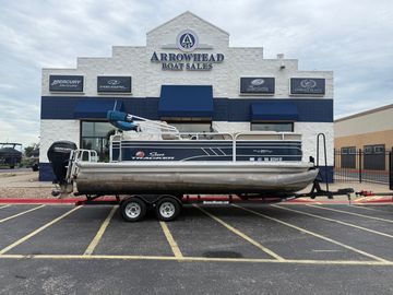 2020 Sun Tracker Party Barge 20 DLX