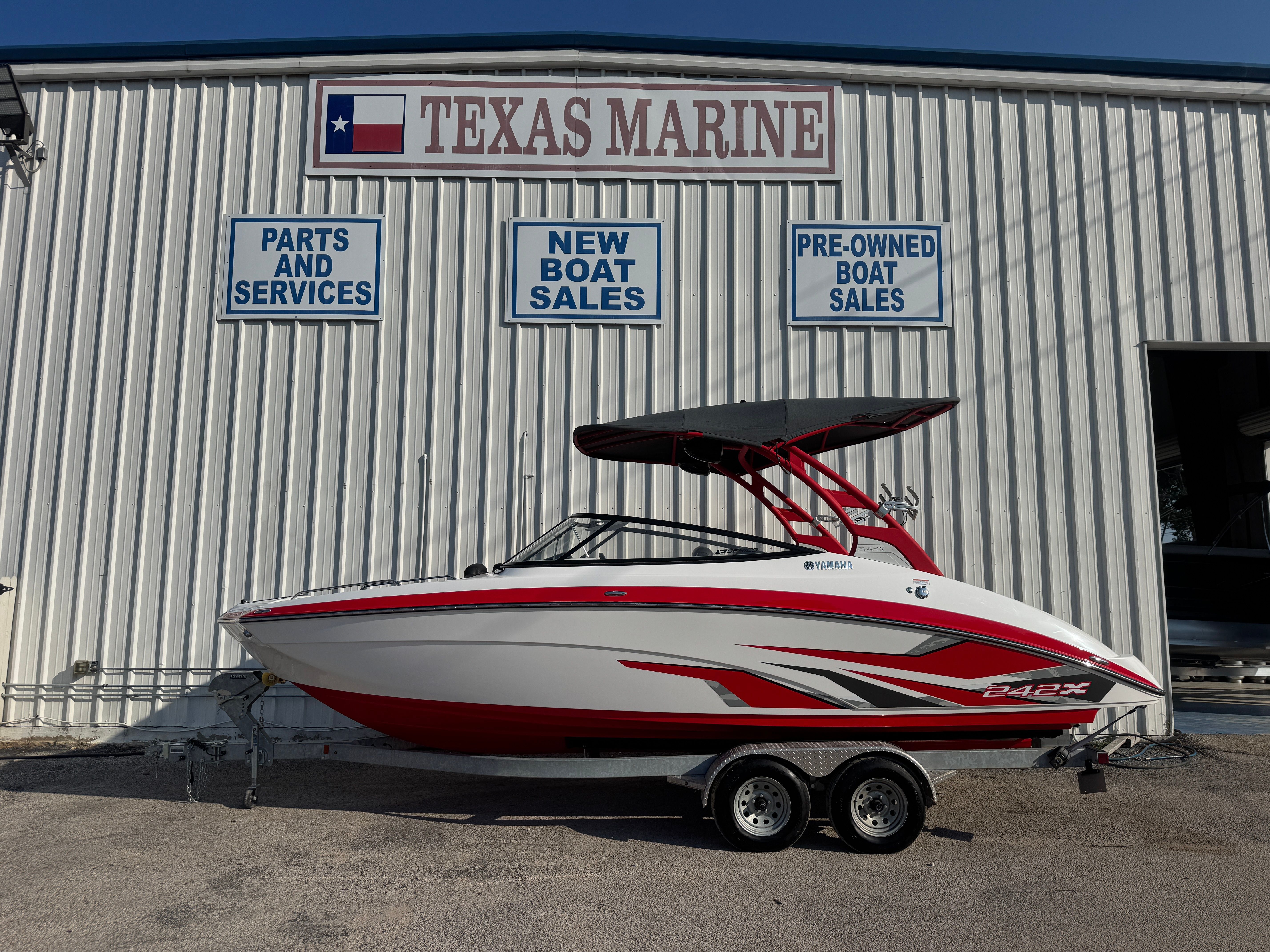 Yamaha Boats 242X E-Series 2020 YAMAHA 242 XE - Image 1