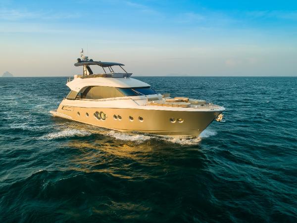 Monte Carlo Yachts MCY 70 Monte Carlo 70
