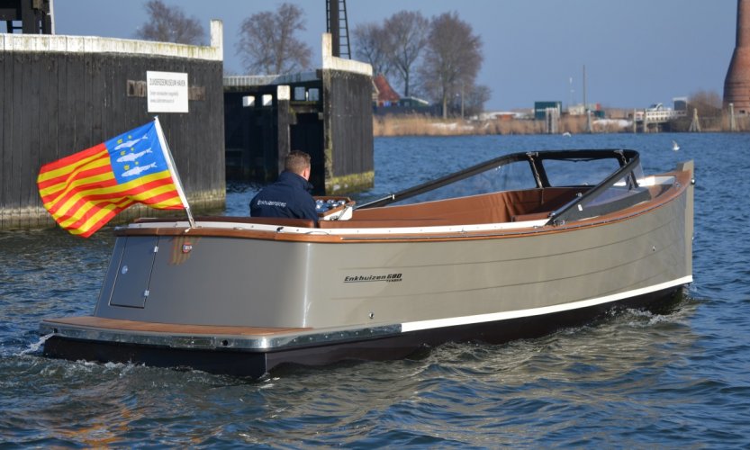 Enkhuizensloep Tender 680