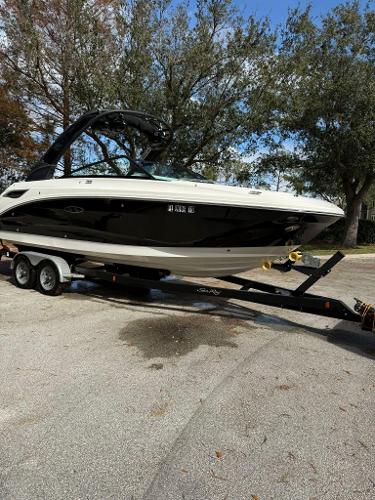 2023 Sea Ray SDX 250