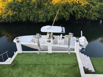 2021 Boston Whaler Dauntless 27