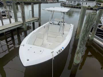 2024 Aquasport 2200 Center Console