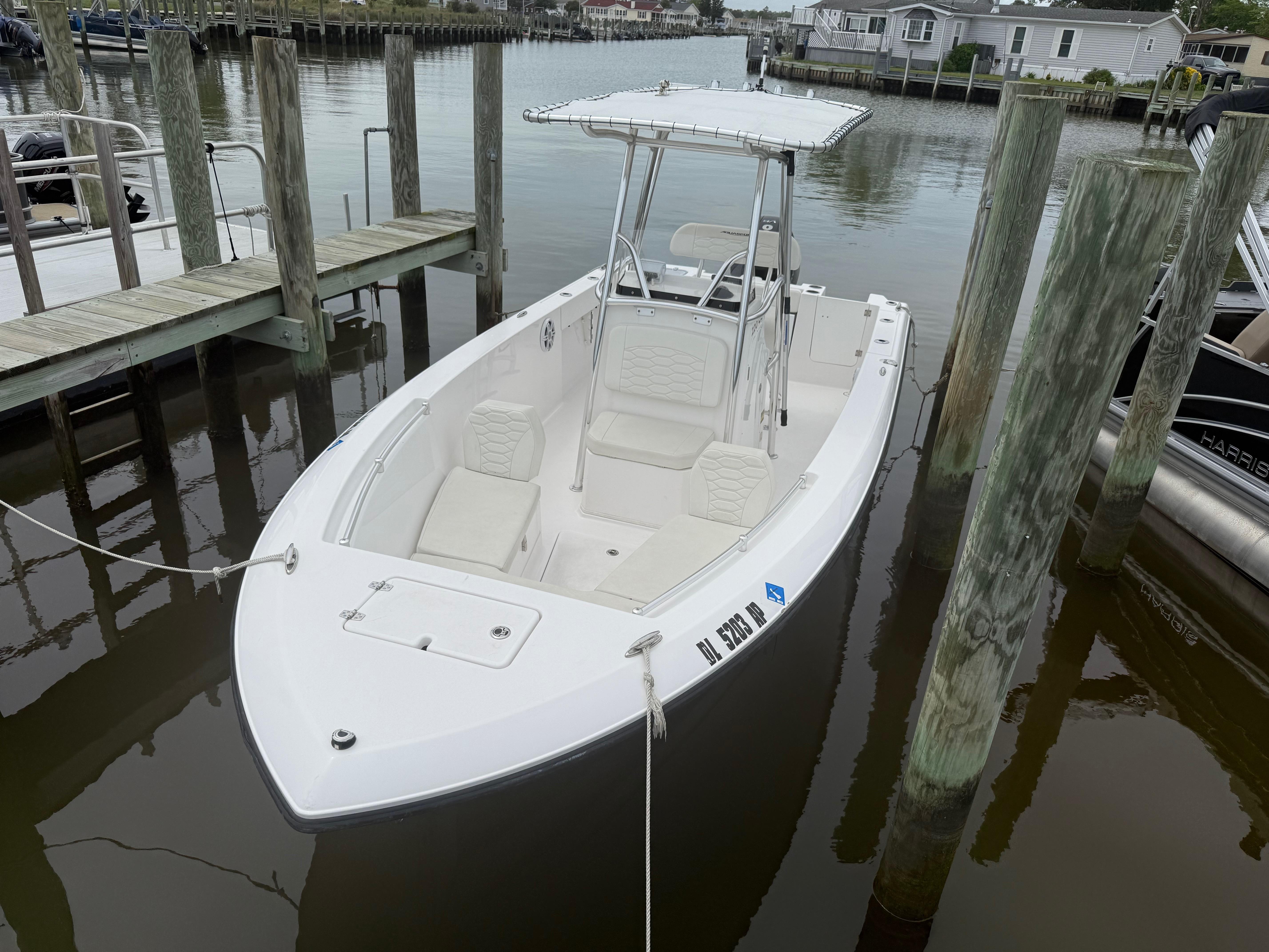 2024 Aquasport 2200 Center Console