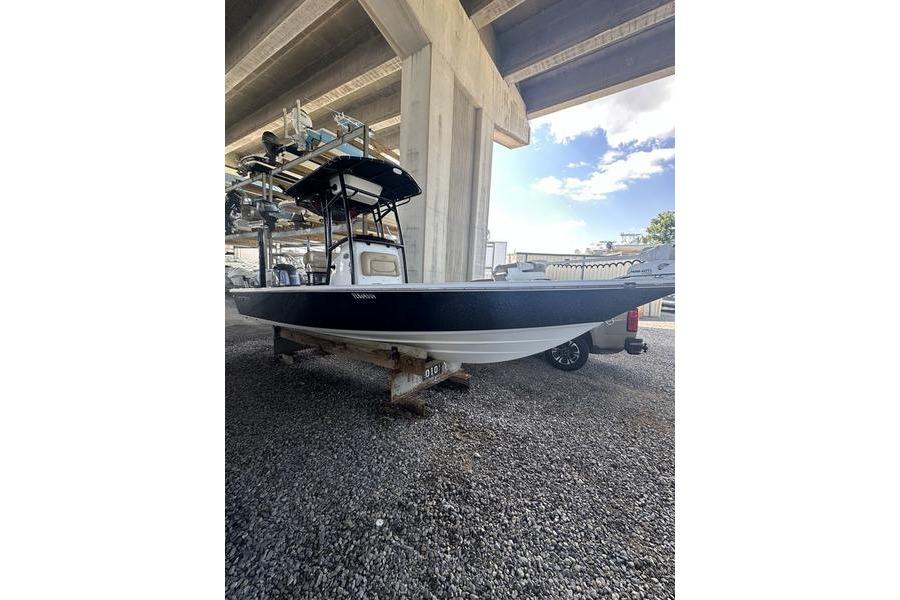 2016 Sportsman Tournament 234 Bay Boat