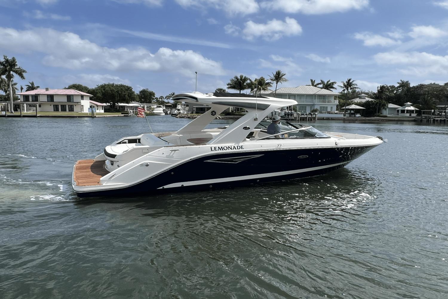 2022 Sea Ray SLX 310