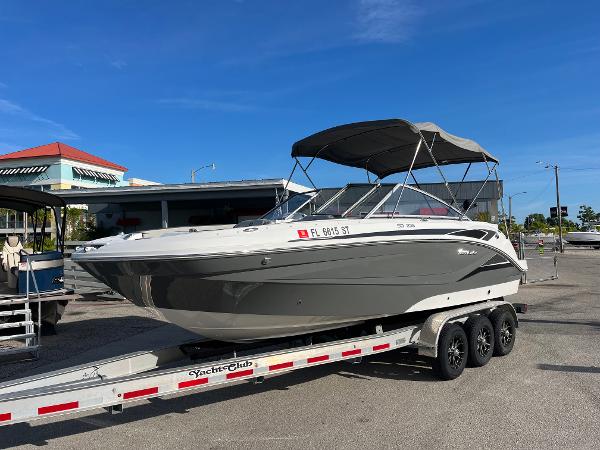 2020 Hurricane SunDeck 235 OB