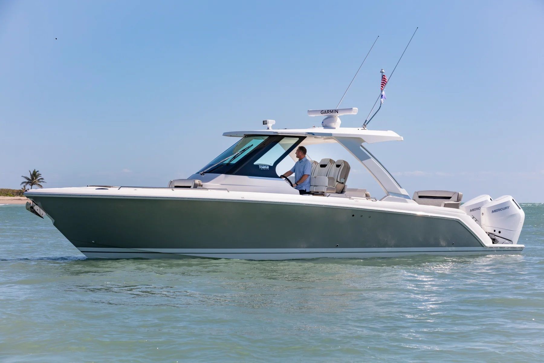 Tiara Yachts 34 LS 2026 TIARA YACHTS 34 LS - Image 1