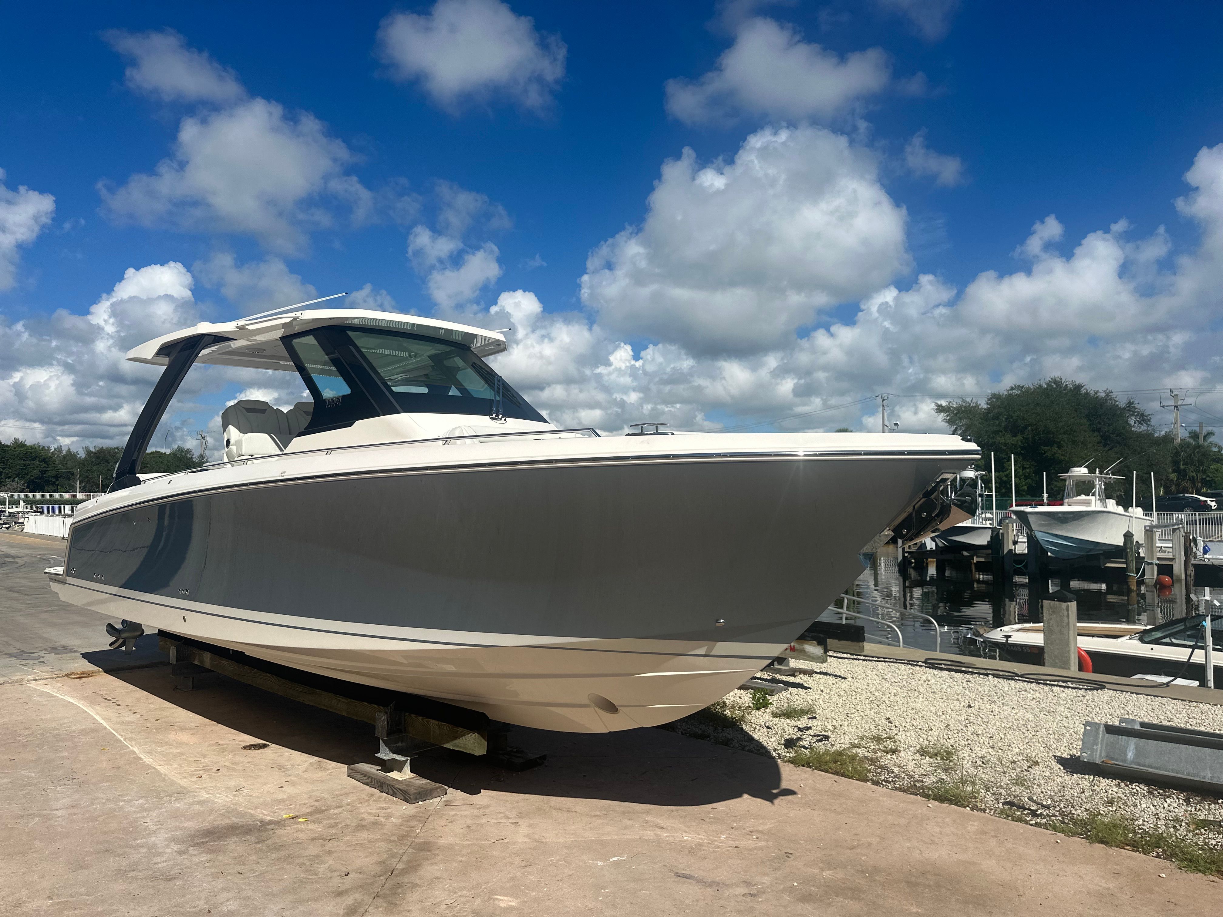 2026 Tiara Yachts 34 LS