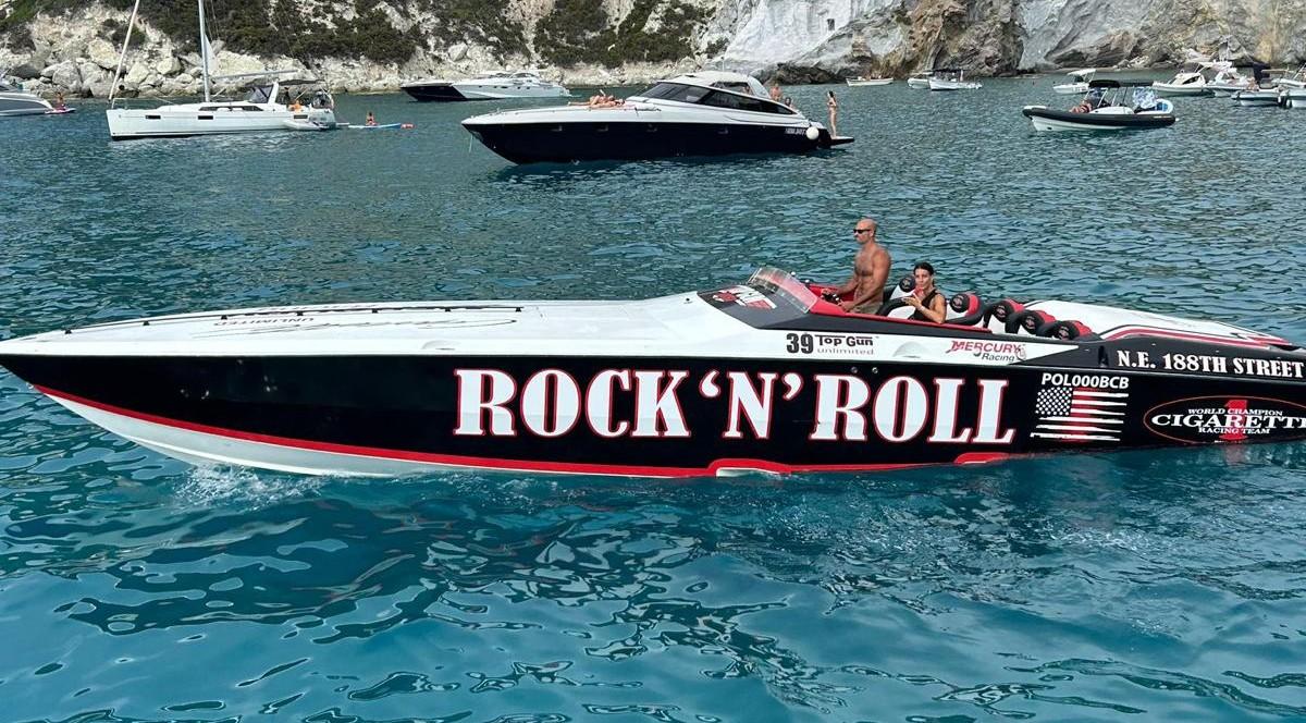 2006 Cigarette 39 Top Gun Unlimited