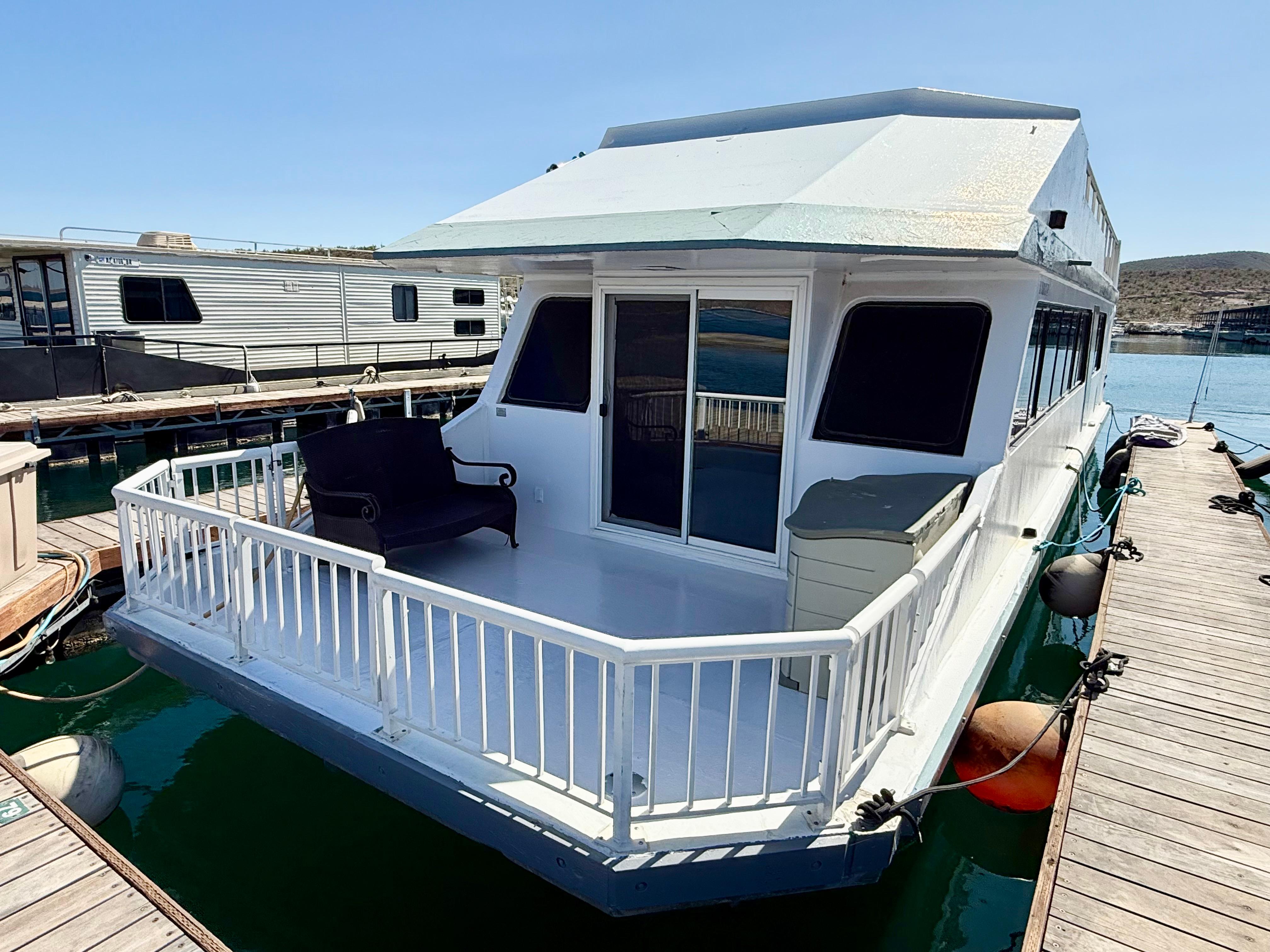 1987 Three Buoys 5014