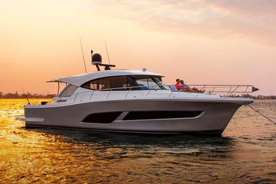 Riviera 505 SUV Boat