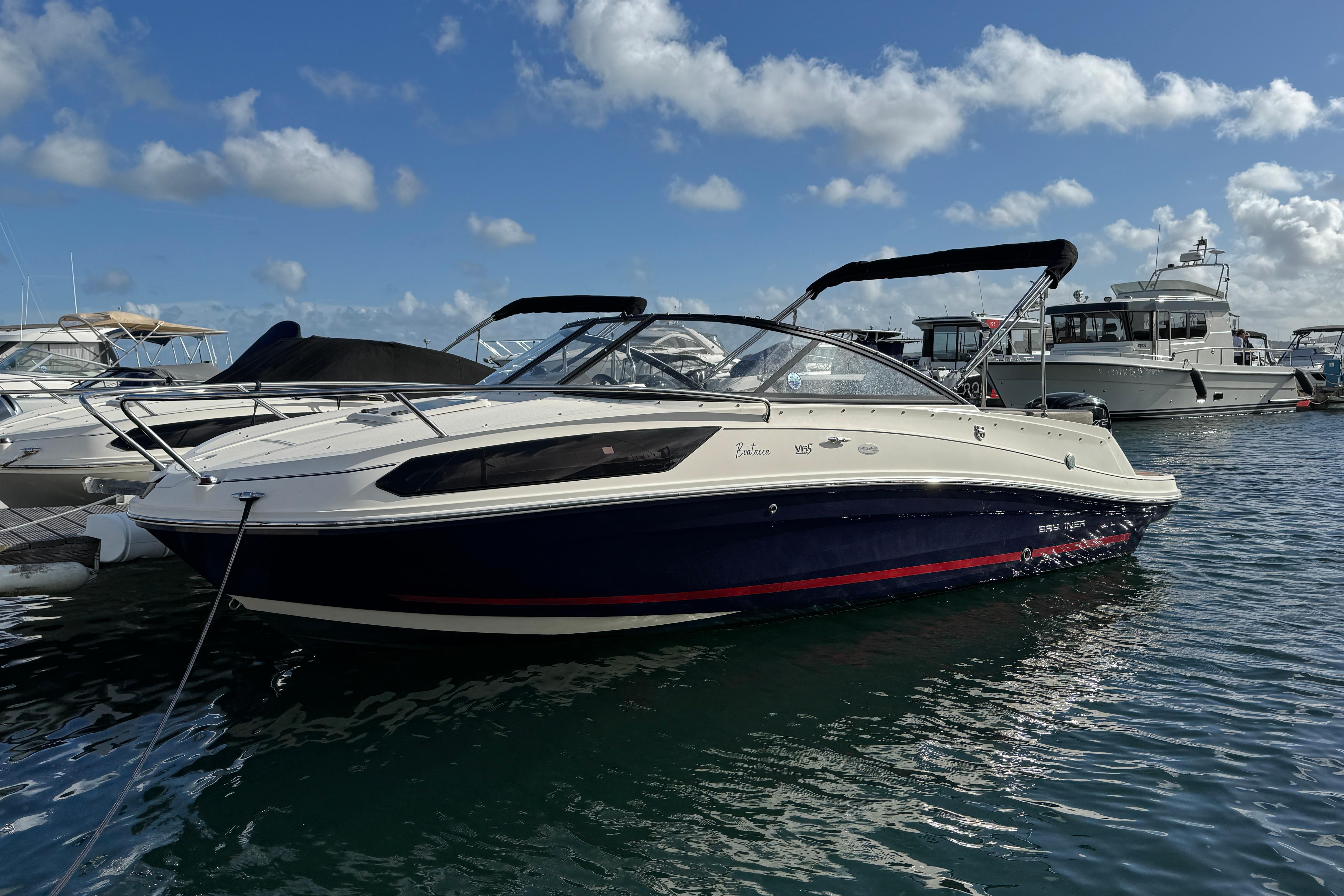 2019 Bayliner VR5 Cuddy