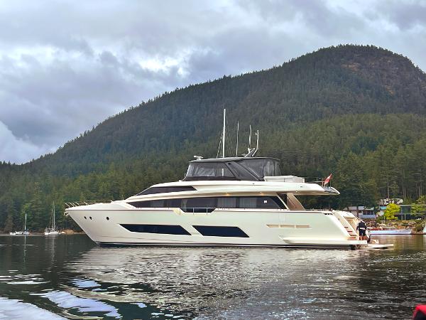 2020 Ferretti Yachts 850