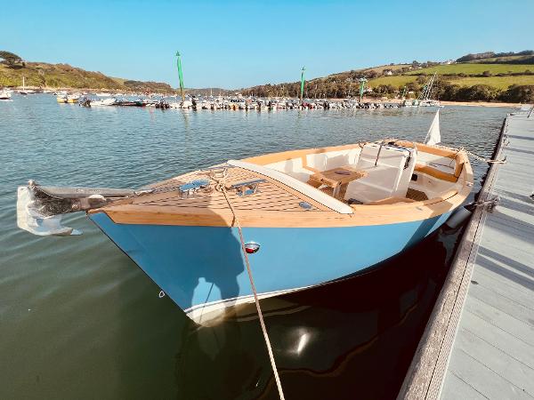 2025 Salcombe 600