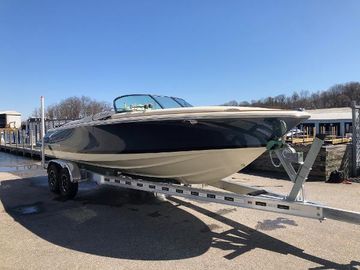 2014 Chris-Craft Launch 25