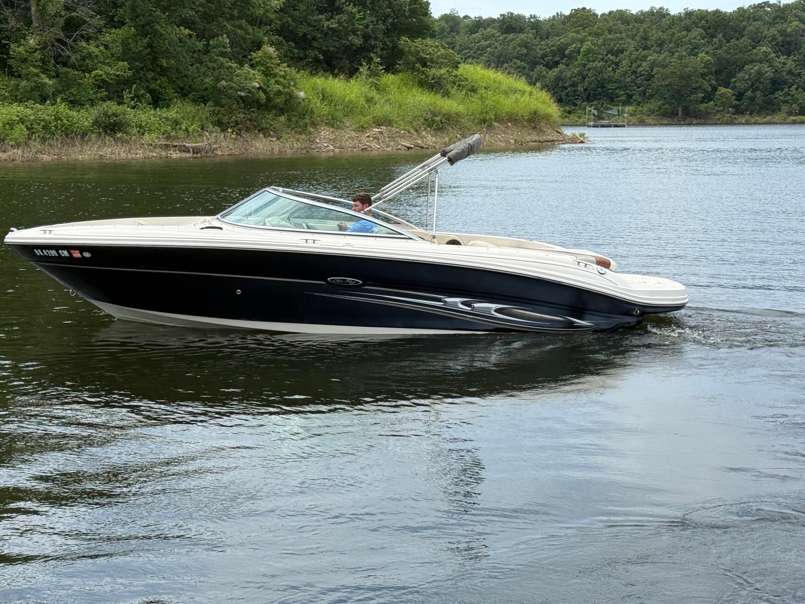 2004 Sea Ray 220 Select