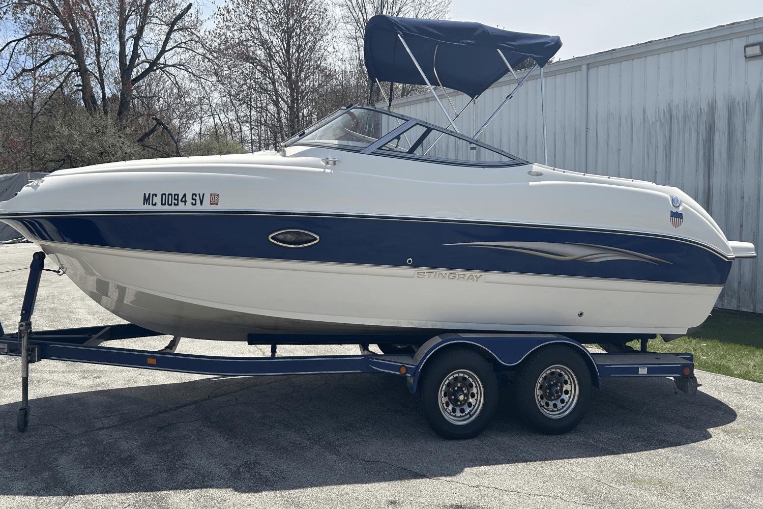 2004 Stingray 220 DR