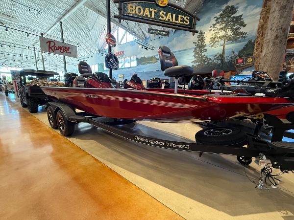 Ranger RT188P 2025 Ranger RT188P boat on display at a boat sales showroom.